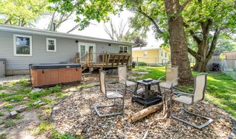 1219 Garfield Cir, Ames, IA 50014