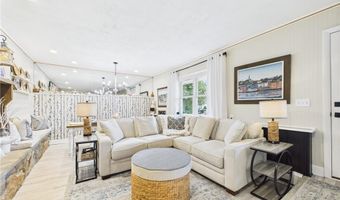 24 E Shore Rd, Narragansett, RI 02882
