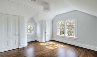 53 Jennys Ln, Barrington, RI 02806