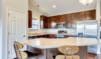 925 Meramec Grove Dr, Ballwin, MO 63021