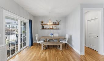 46 Somerset Cir, North Kingstown, RI 02852