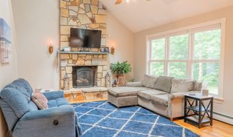 24 Surrey Ln, Falmouth, ME 04105