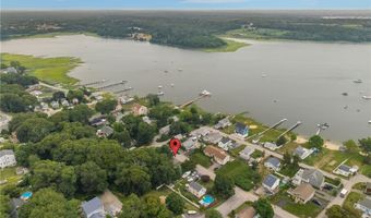 11 Pawtucket Ave, Bristol, RI 02809