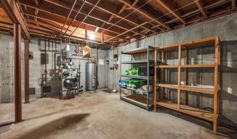 2 Sachem Dr, Cromwell, CT 06416