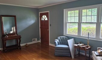 7719 HERITAGE Dr, Annandale, VA 22003