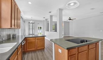 5246 BRIGHTON SHORE Dr, Apollo Beach, FL 33572