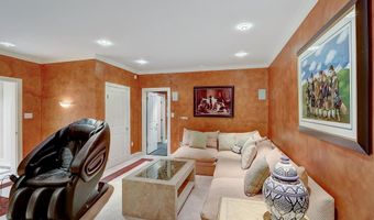 4744 34TH St N, Arlington, VA 22207