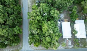215 8th St, Apalachicola, FL 32320