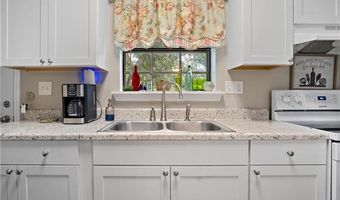 590 DOWNS Ln, Alexandria, LA 71303