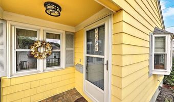 8 Halsey St, North Providence, RI 02911