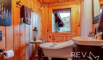 93 Copperleaf Dr, Cody, WY 82414