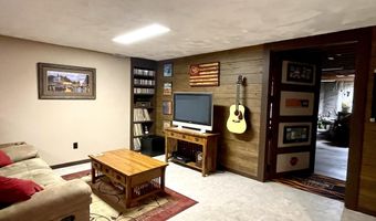 24352 St. Hwy Ee, Aurora, MO 65605