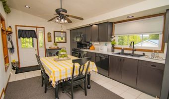 218 High St, Amsterdam, OH 43903