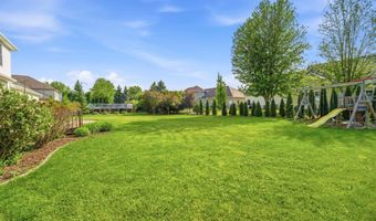 4717 N TANGLEWOOD Dr, Appleton, WI 54913