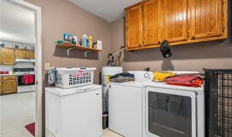 1005 N St, Barling, AR 72923