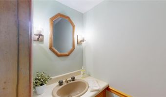 410 Wandsworth St, Narragansett, RI 02882