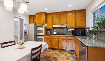 6216 ROCKHURST Rd, Bethesda, MD 20817