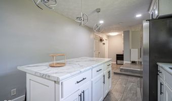 5902 Oak Ln, Anderson, IN 46013