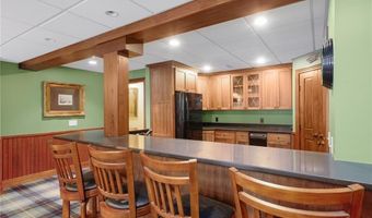 19 Ledge Rd, Bristol, RI 02809