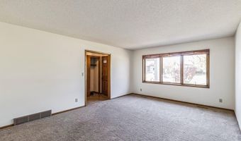 2214 Buchanan Dr, Ames, IA 50010