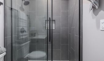 1332 G St SE 1, Washington, DC 20003