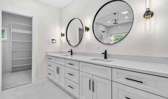 1905 N TAYLOR St, Arlington, VA 22207
