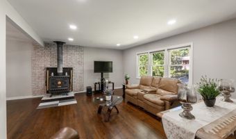102 Andover Sparta Rd, Andover, NJ 07860