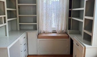 76 Vernon St, Bangor, ME 04401