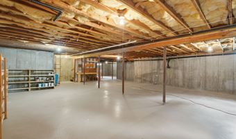 50 Hoskins Rd, Bloomfield, CT 06002