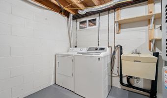 817 Pine Way Dr M1, Columbus, OH 43085