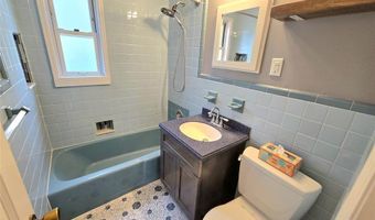 211 New Jersey Ave, Bergenfield, NJ 07621