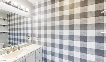1454 Hillcrest Dr, Atwater, OH 44201