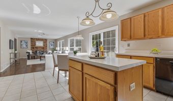 1370 Yellowstone Pkwy, Algonquin, IL 60102
