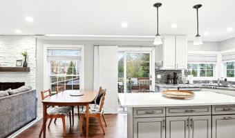 1670 Yosemite Pkwy, Algonquin, IL 60102