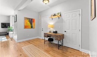 341 Pearson Dr, Asheville, NC 28801