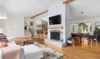 10 Guzeika Rd, North Kingstown, RI 02852
