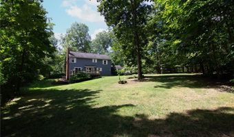 610 Deep Woods Dr, Aurora, OH 44202
