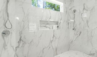 8202 MOCKINGBIRD Dr, Annandale, VA 22003