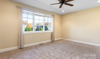 38 Chantilly Dr, Asheville, NC 28804