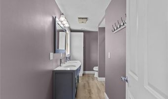 5 Lea Dr, Bristol, RI 02809