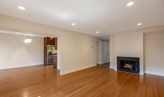 5250 POOKS HILL Rd B-13, Bethesda, MD 20814