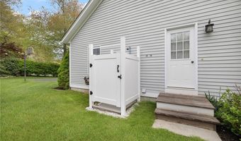 34 Finch Ln, North Kingstown, RI 02874
