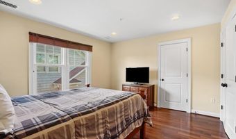 7106 EXETER Rd, Bethesda, MD 20814