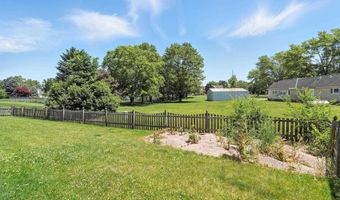 806 Deer Ridge Xing, Auburn, IN 46706