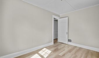 88 N Pond St, Bristol, CT 06010