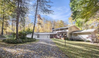 7160 River Valley Dr SE, Alto, MI 49302