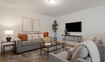 3064 N Spurway Dr, Ann Arbor, MI 48105