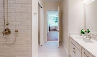 1 Longview Dr 103, Atkinson, NH 03811