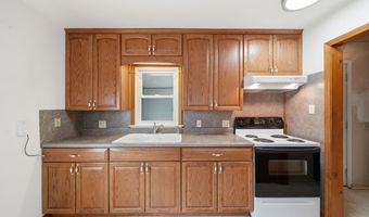 905 Sheffield Ave St, Adrian, MI 49221