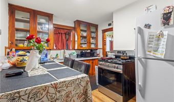 51 Oakland Ave, Cranston, RI 02910